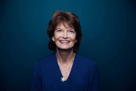 DU honors Alaska Senator Lisa Murkowski